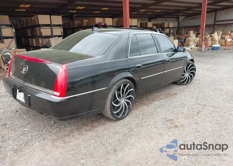 2010 Cadillac Dts Premium Collection z USA, uszkodzony, nr VIN 1G6KH5EY1AU135093